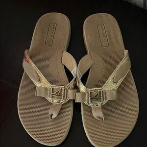 Sperry Metallic Gold-Tan Women's Thong Sandals with Decorative Buckle